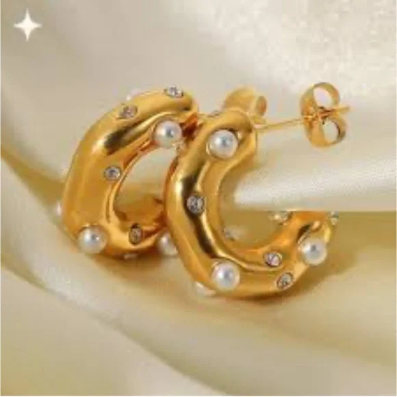 18K Gold Plated Stainless Steel Pearl Hoops Earrings - Picture 6 of 7
